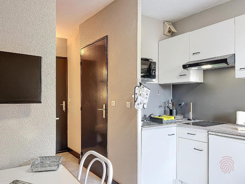 Studio lumineux proche centre-ville et thermes, balcon, parking, animaux acceptés - FR-1-451-211 - 3