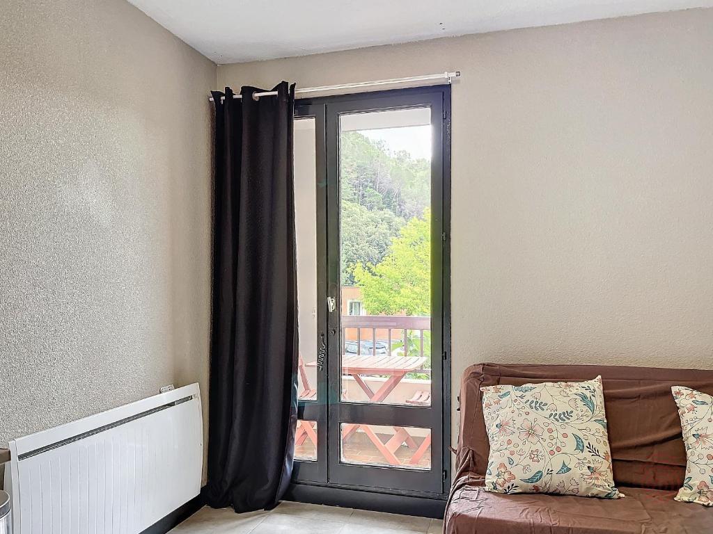 Studio lumineux proche centre-ville et thermes, balcon, parking, animaux acceptés - FR-1-451-211 - 4