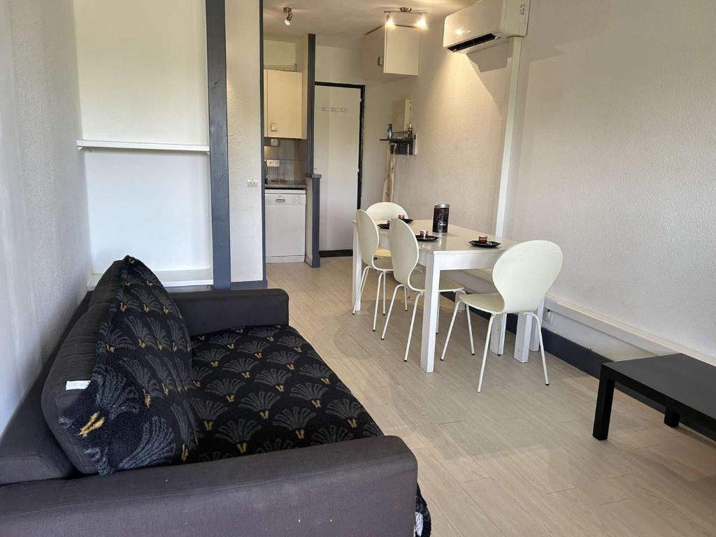 Appartement avec Piscine, Terrasse et Climatisation - 5 Couchages - Grau-du-Roi - FR-1-250-290 - 5