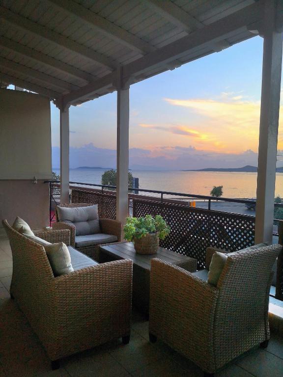 House in riviera lagonisi, Kalívia Thorikoú