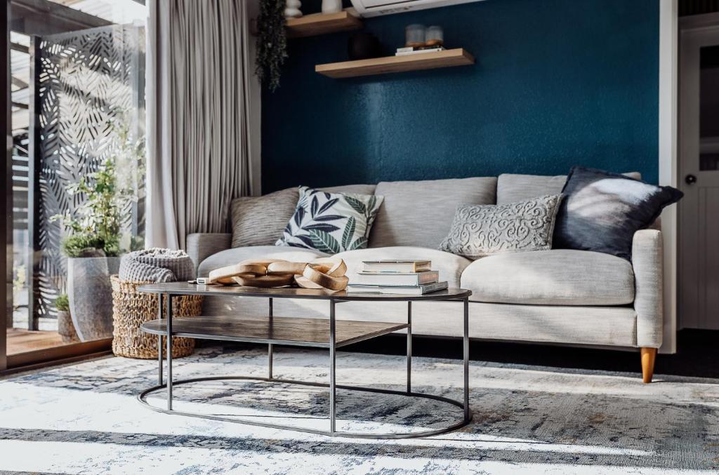 TWO FOUR CRON Franz Josef, Franz Josef