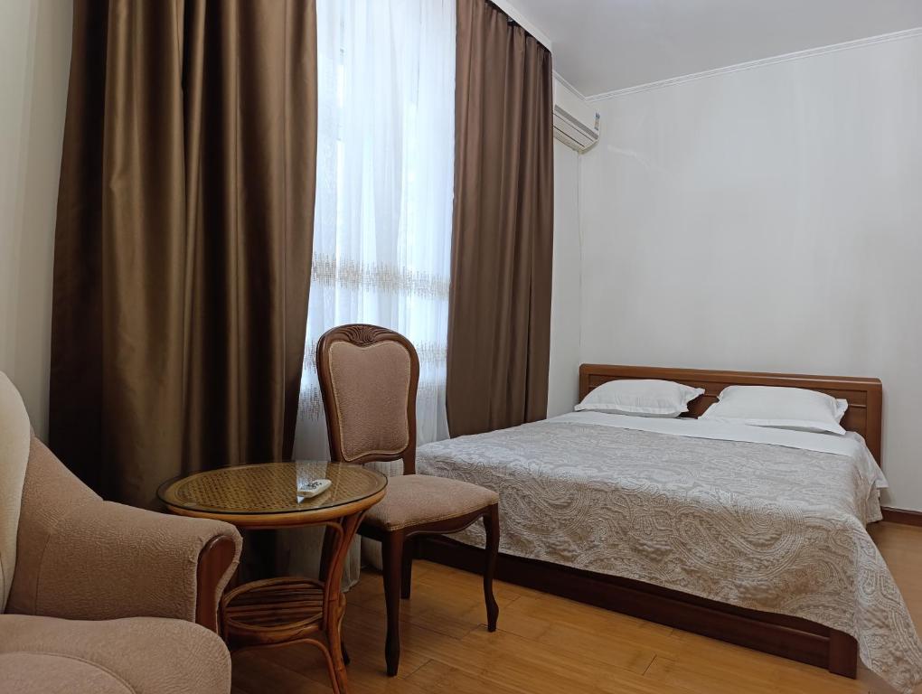 AURA on Tynystanova street 199, Biškek