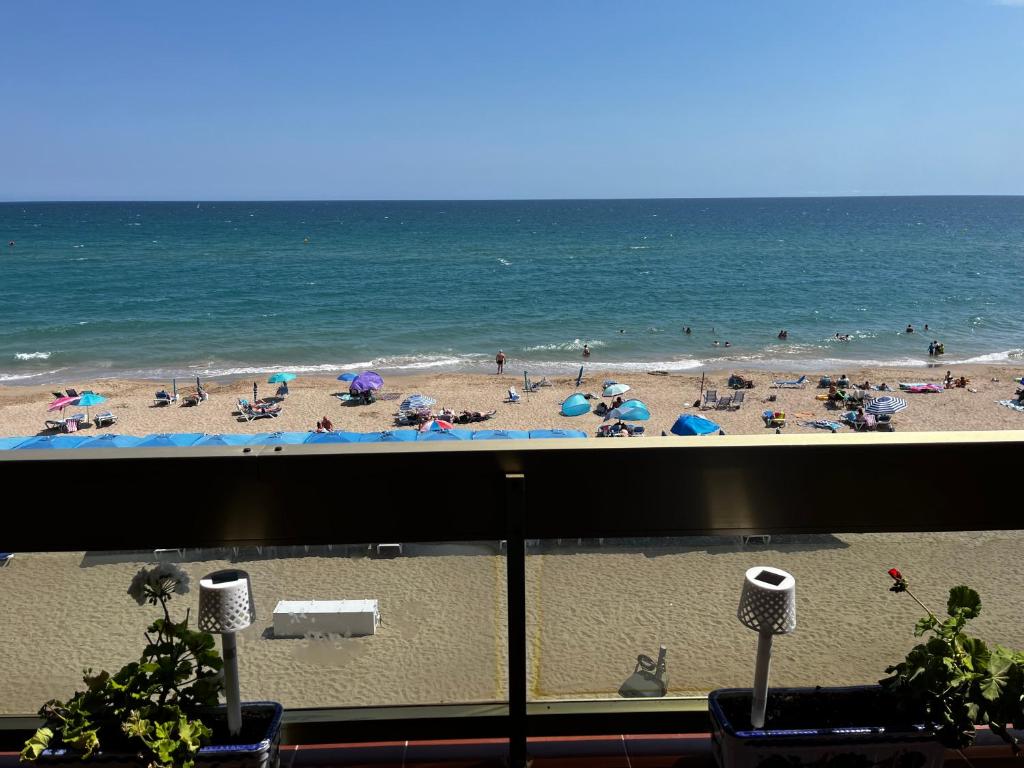 Acogedor y Amplio Apartamento familiar a pie de playa - 5