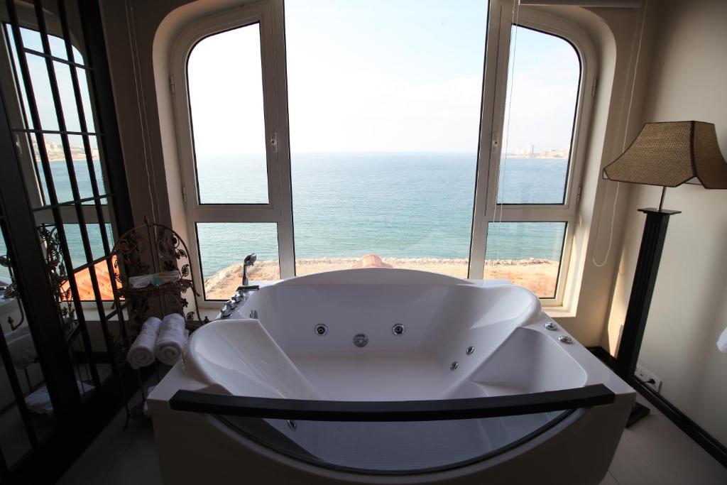 Hot tub, Portaluna Hotel & Resort in Jounieh