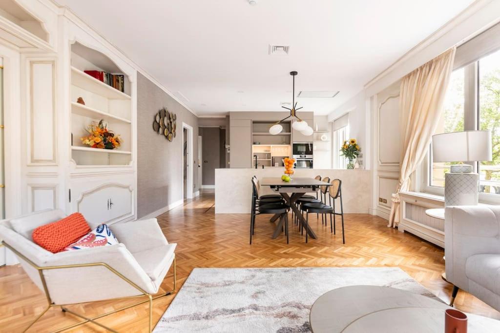 Festival Suite - 4