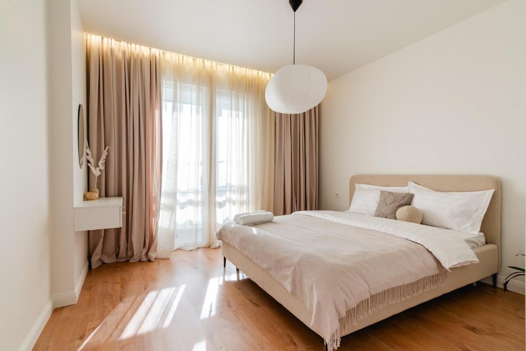 Светлые и уютные апартаменты в центре Алматы, Almaty