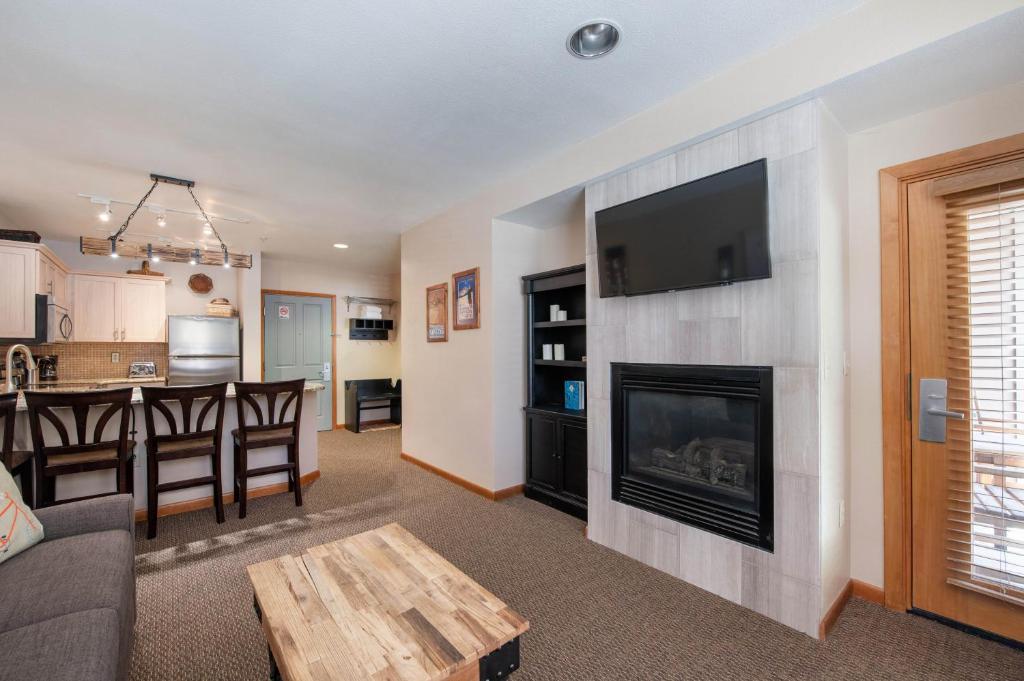 Premium Unit 1108 - One Bedroom - Zephyr Mountain Lodge condo, Winter Park