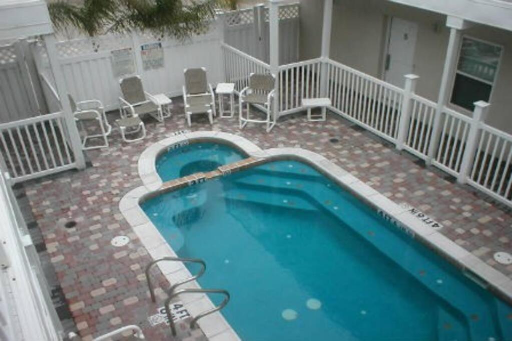 Los Cabos II #1 Mid-island 2-3 minute walk beach access, South Padre Island