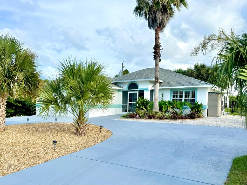 Coreys Coastal Beach Getaway, Palm Coast