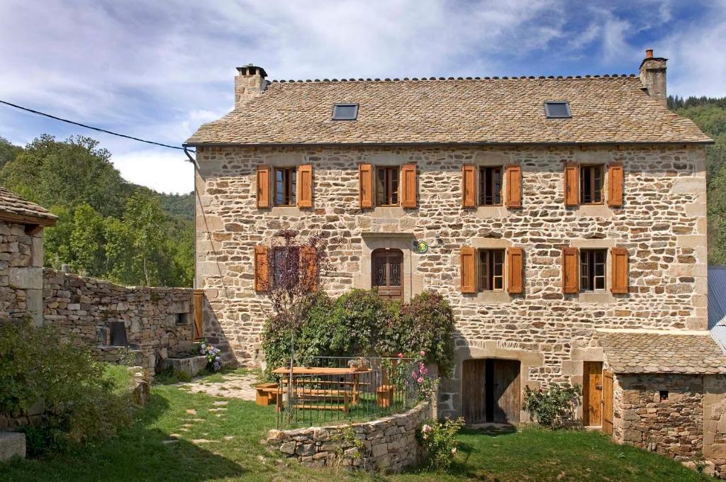 Gite au ginestous, Pin