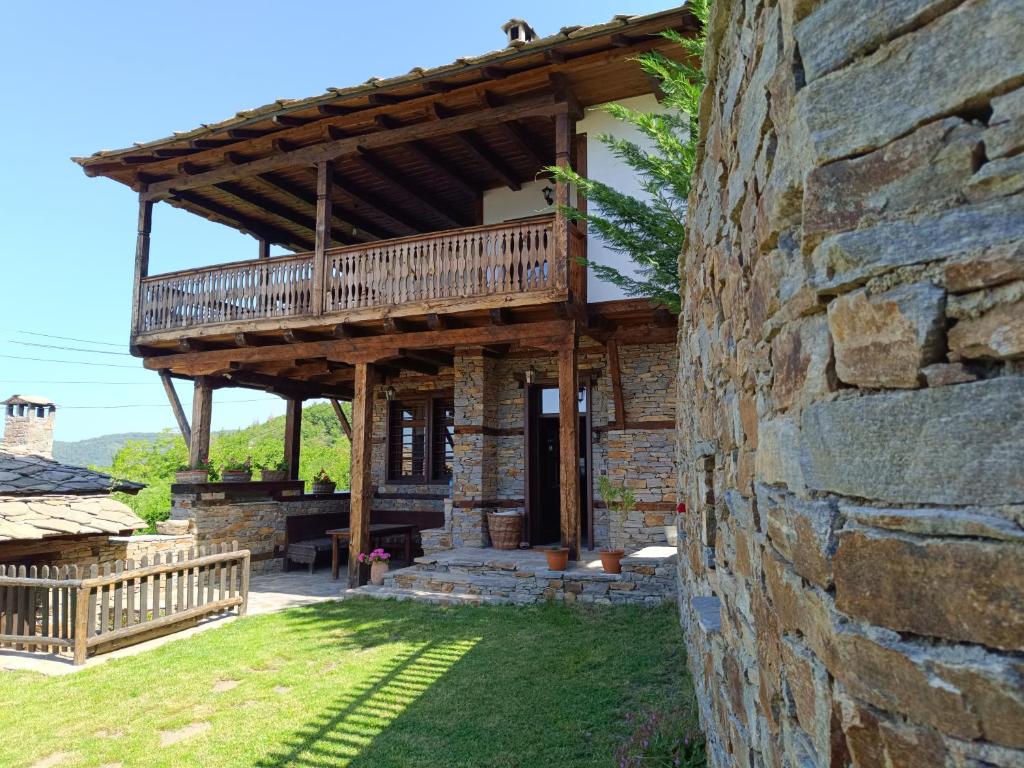 LITTLE BIRD Residency - Luxury Guesthouses in Leshten, Lešten