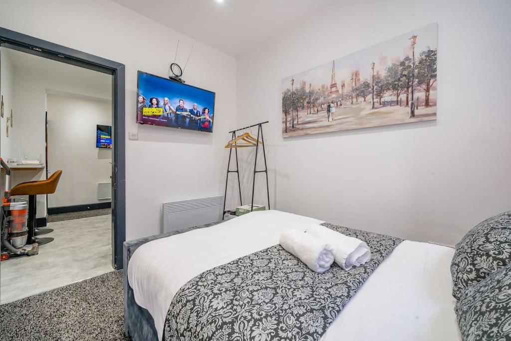 -F19GH- For relaxed & Cosy stay,Free Parking,WiFi, Leeds