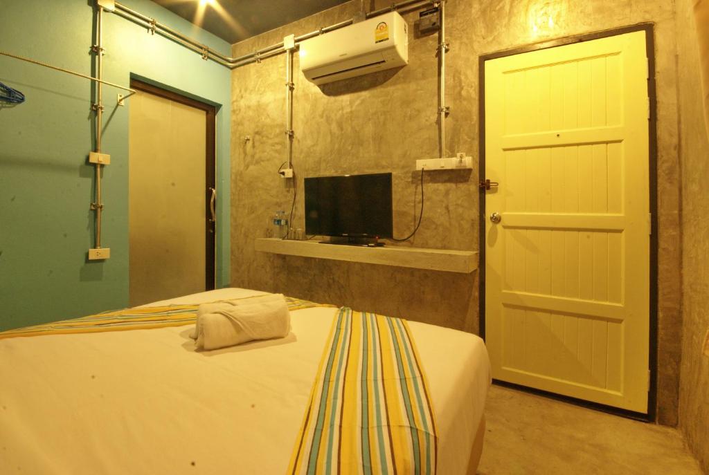 Seabox Hostel photo