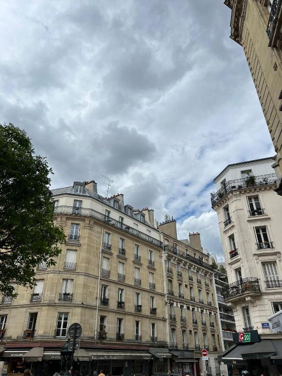 Le Montmartre 1 - 2
