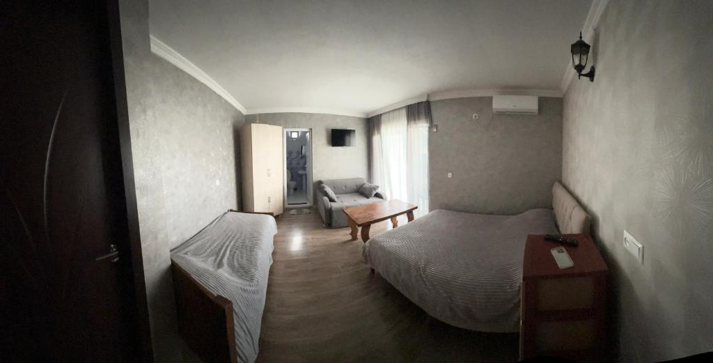 SunSet room 2 -on the third floor with a sea view, Sarpi