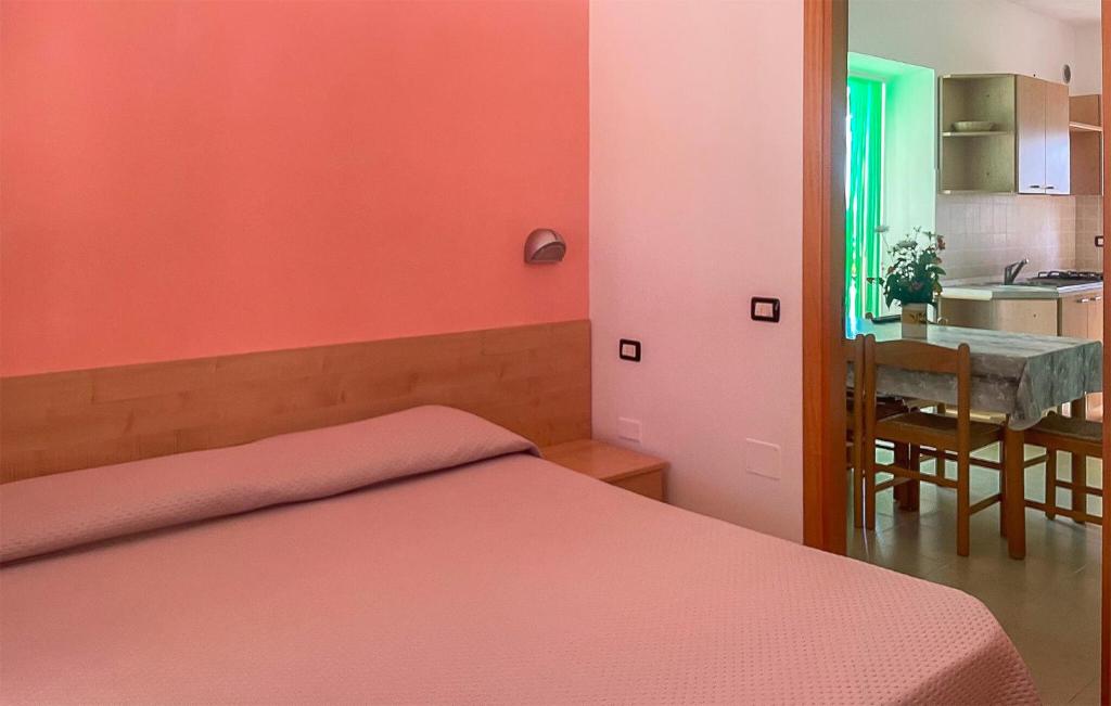 1 Bedroom Amazing Apartment In Vieste - 5