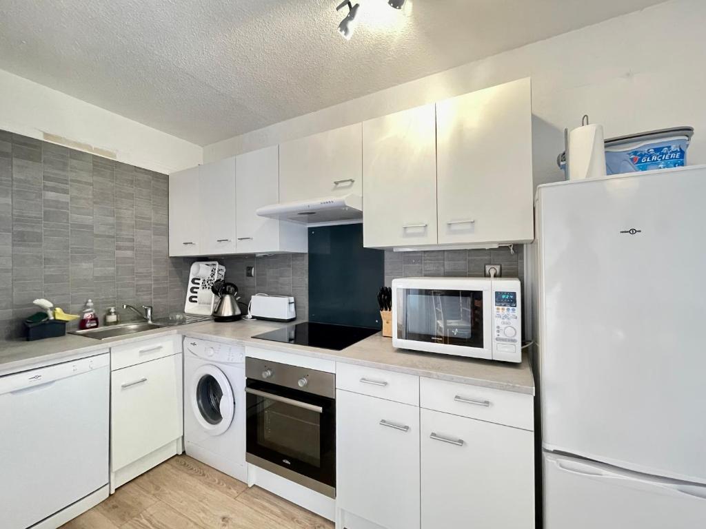Appartement T3 face à la mer avec terrasse et parking privé à Sète - FR-1-338-587 - 3