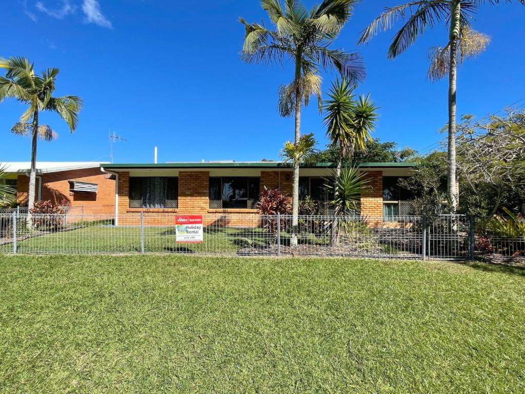 Yolanda - Burrum Heads- Beachfront - 3BR- Aircon, Burrum Heads