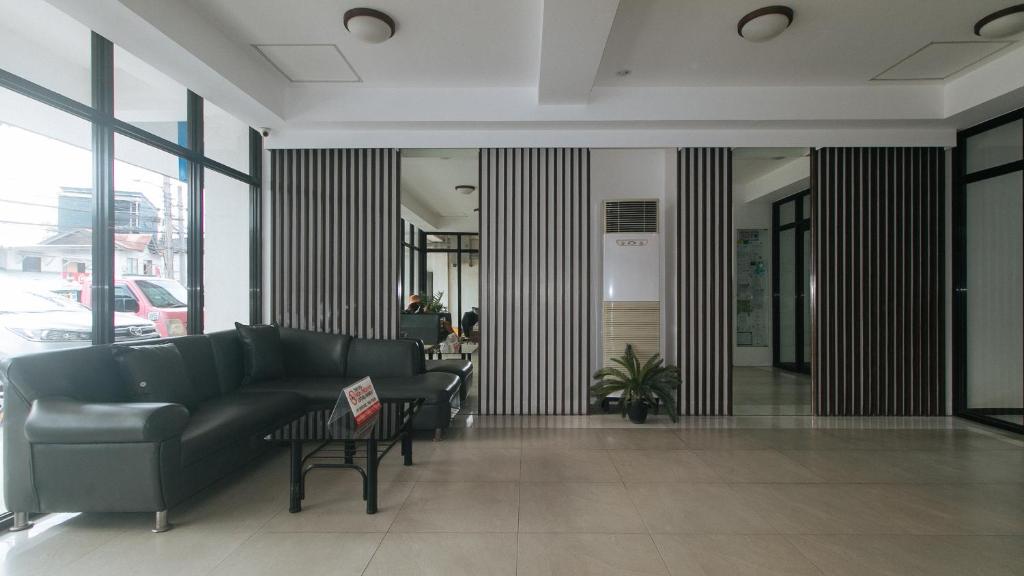 レッドドアーズ アット トラベラー イン マティナ (RedDoorz @ Traveler Inn Matina) 外観