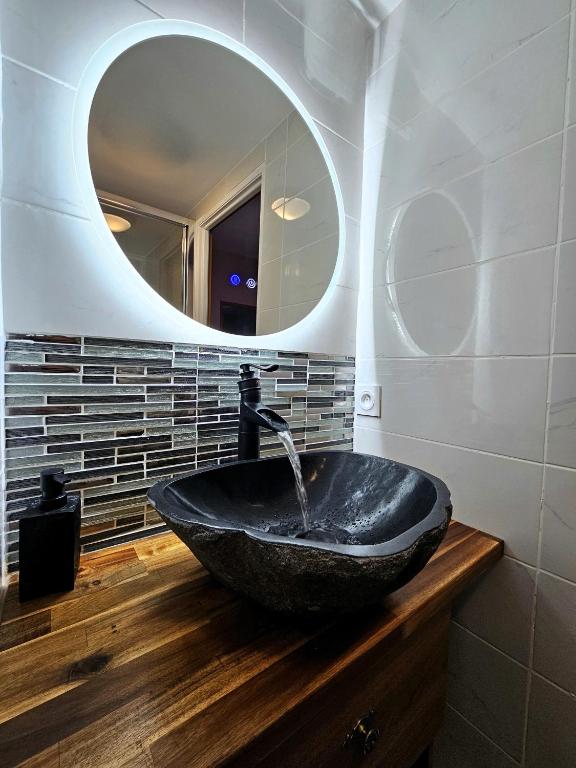 Tout confort ! Ville, Calme, Cinéma privé, Climatisation, Parking, WiFi - 4