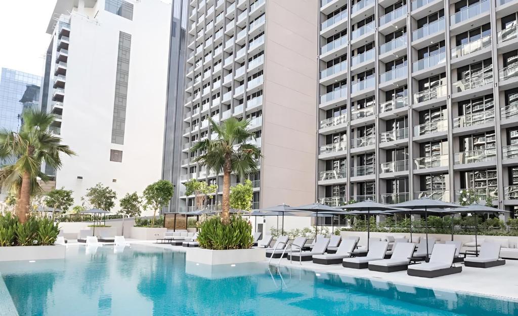 Lux Studio in Downtown in The Sterling by Omniyat, Dubaï