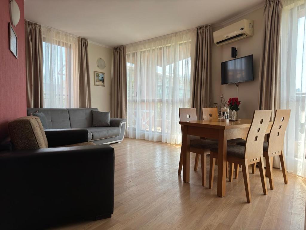 PACIFIC-3-A, Slunečné pobřeží