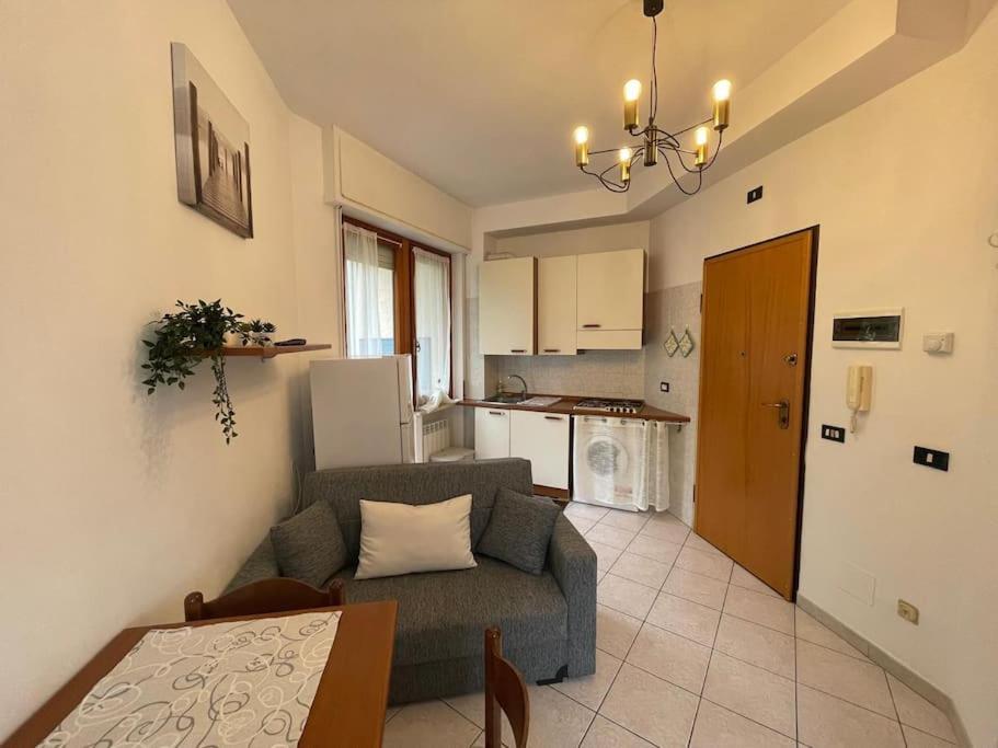 Luminoso bilocale, comfort a 300 m dal mare, Marina dʼAndora