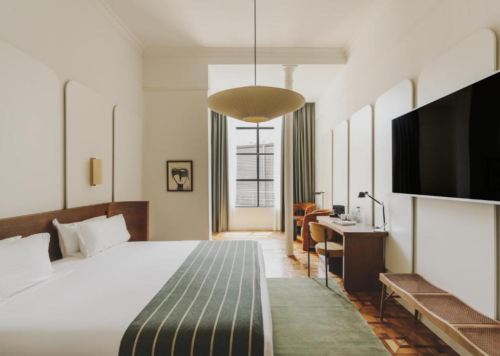 Barcelona Regina Hotel room