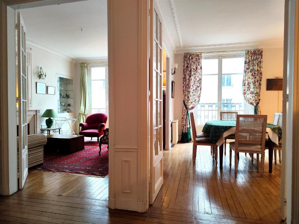 Peaceful 15th Paris Apartment with Metro Access - 4