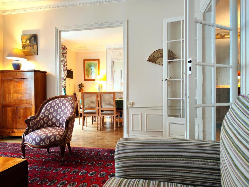 Peaceful 15th Paris Apartment with Metro Access - 3