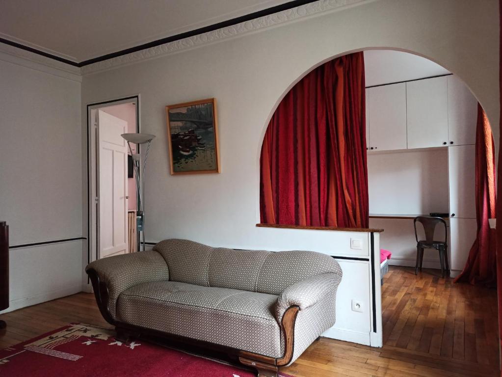 Paris 6th Cultural Apartment in Saint Germain des Pres - 2