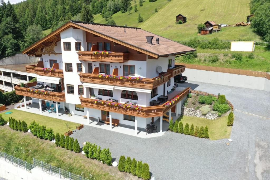 Hotel Romantica Jerzens - 2