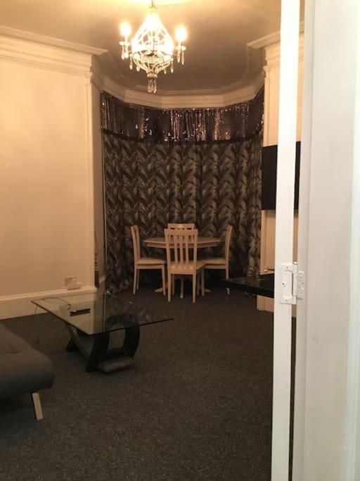 Beautiful 2 double bedrooms, 2 baths apartment, Port Glasgow