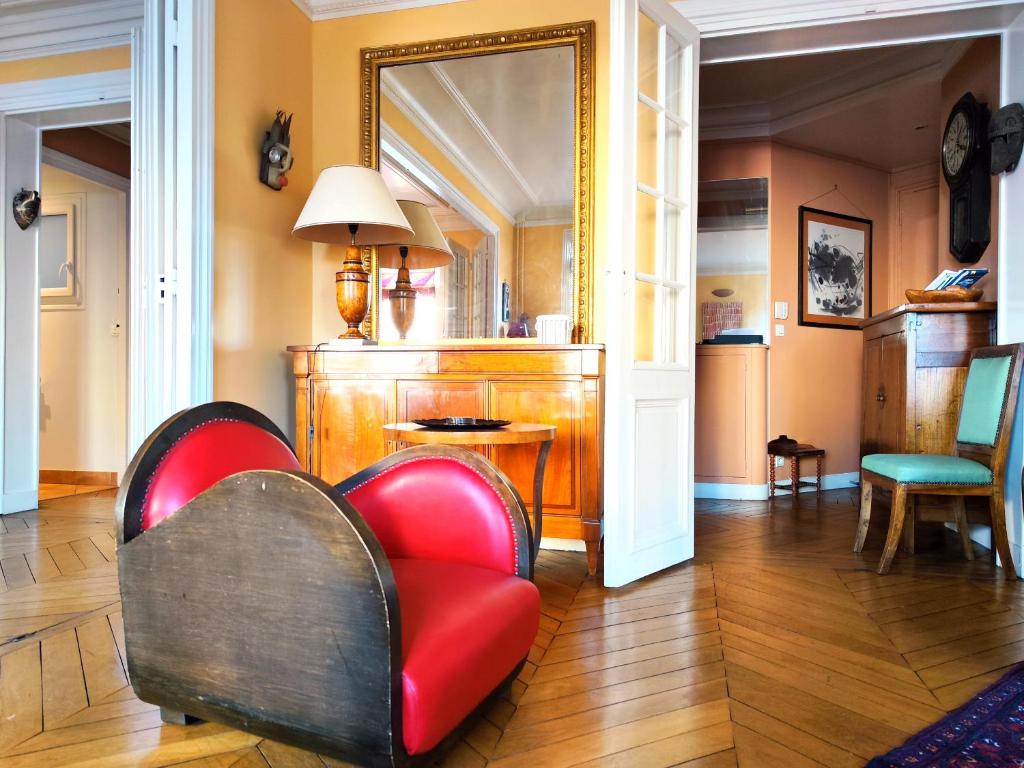 Paris 16 Apartment in Quiet Residential District - 3