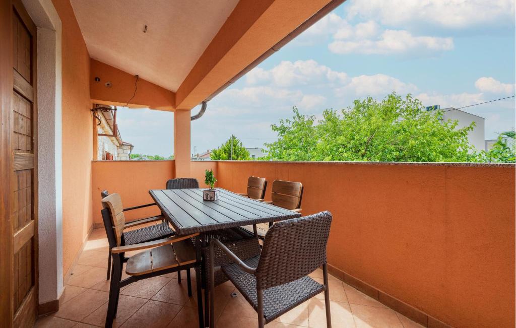 Beautiful Apartment In Sisan With Wifi, Šišan