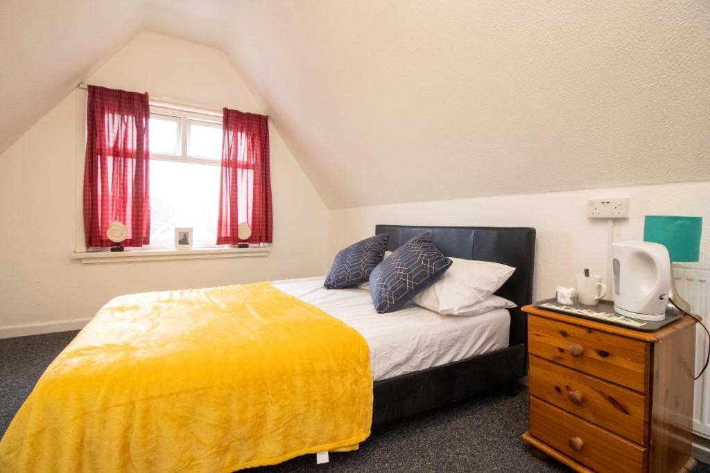 Pebbles guest house quad room 10, Southampton