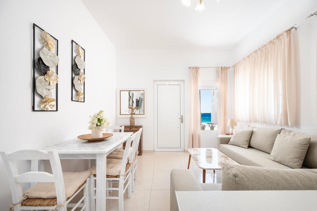 Turtle Cove Cottage, Beachfront, Kardamena