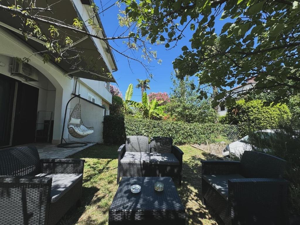 Peach Garden, Ičići