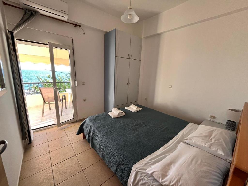 Eirini Apts On the beach 전경