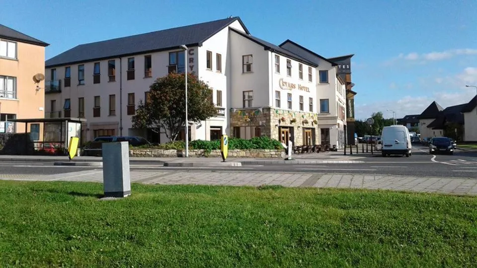 Cryans Hotel, hotel in Leitrim