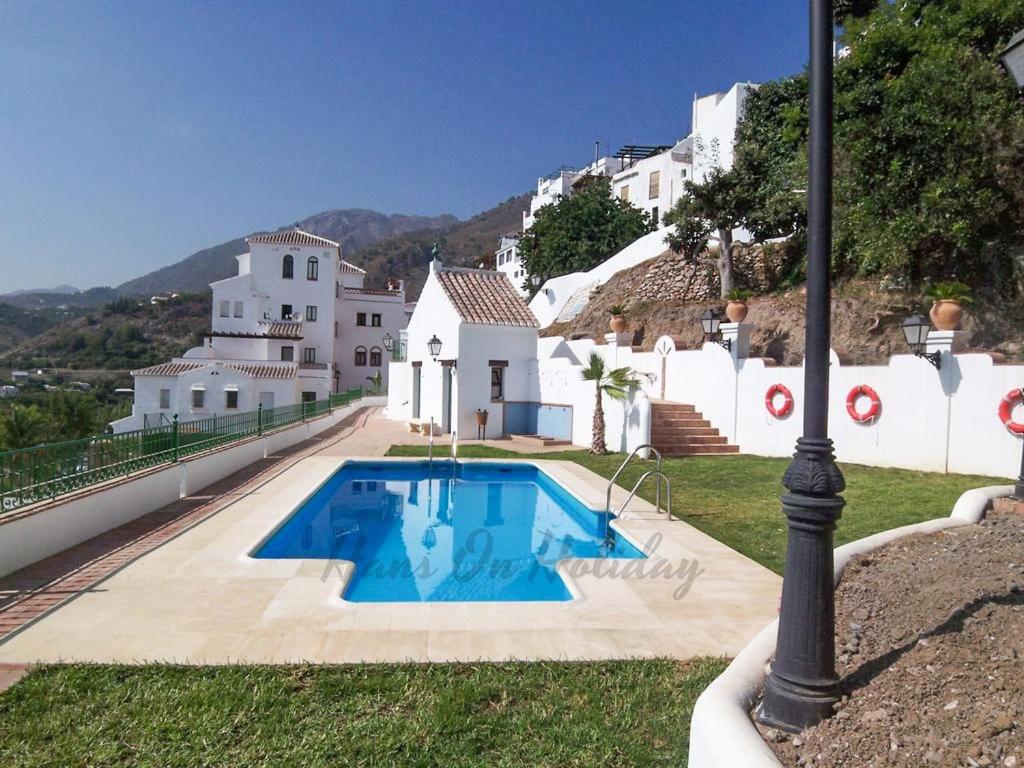 La Fuente APT 4, Frigiliana Amazing 3 bedroom 2 bthroom Family Apartment with views, Padel Court and 2 Pools HansOnHoliday Rentals - 3