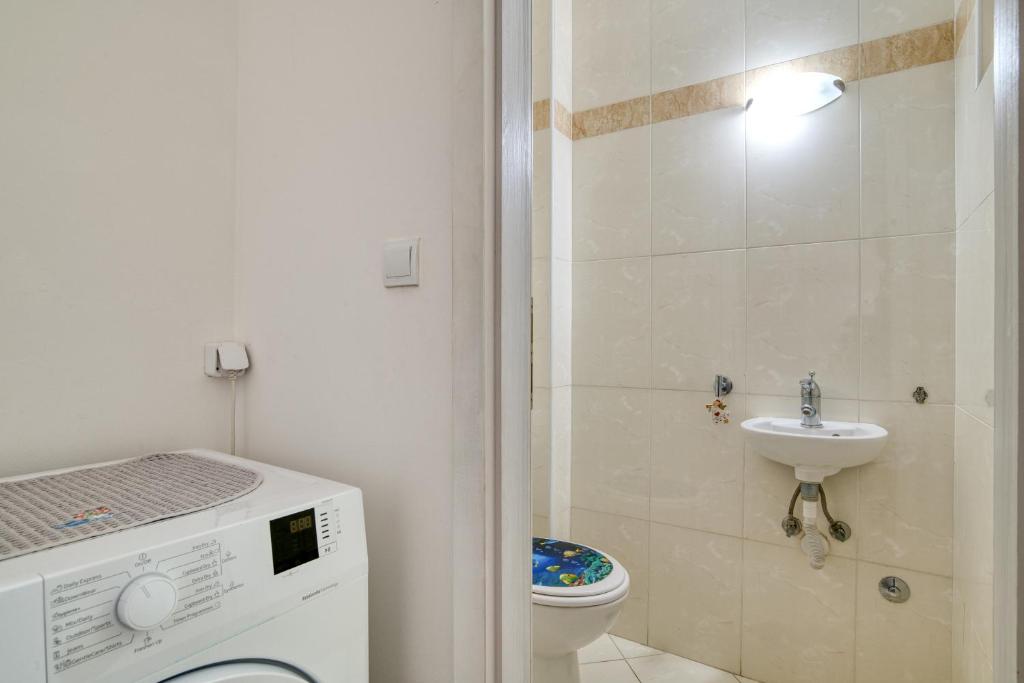 Two-bedroom apartment with sea view - 4