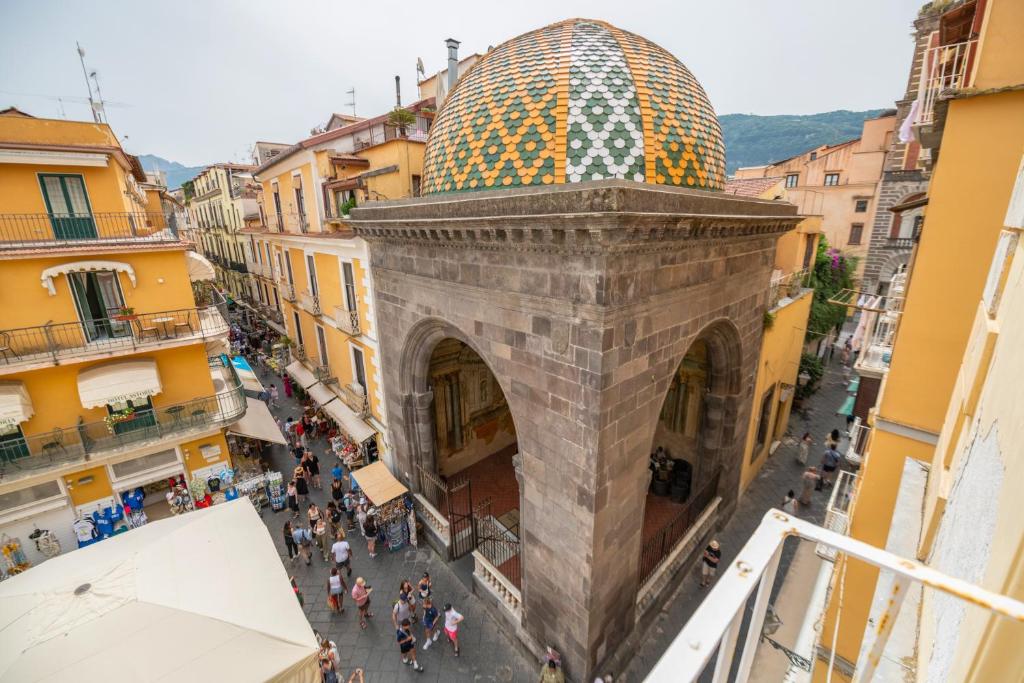 Palazzo Ammone - Sedil Dominova - 1