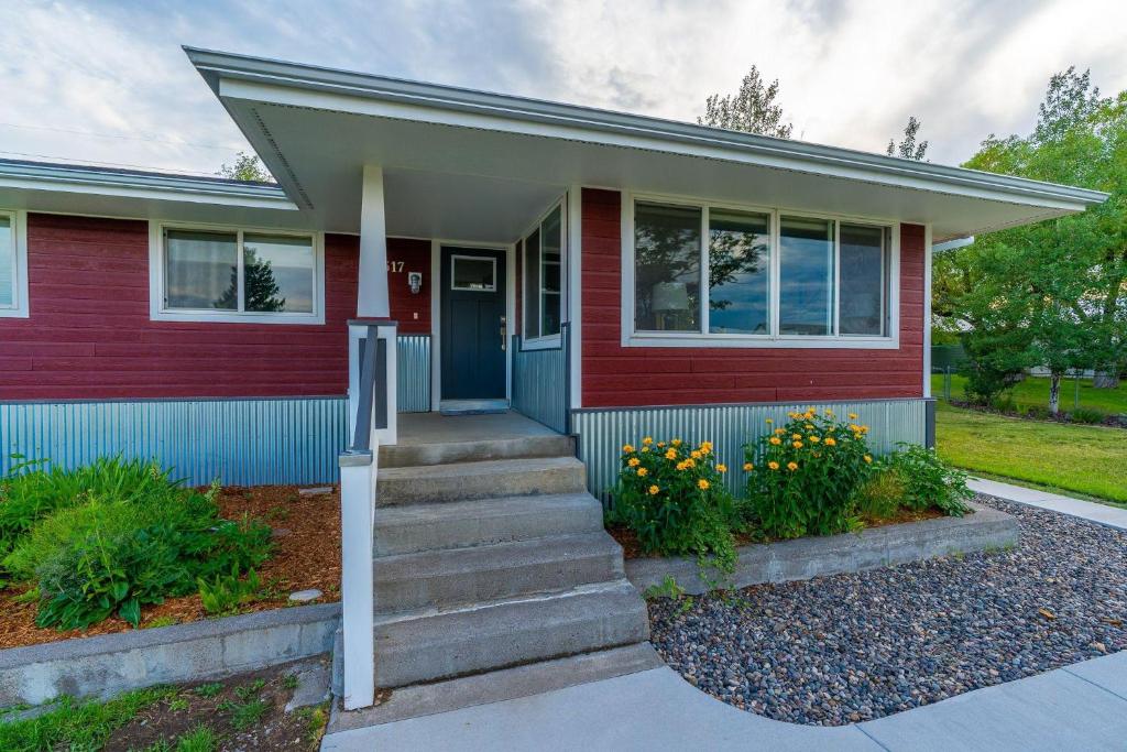 Jumping Off Point, Livingston