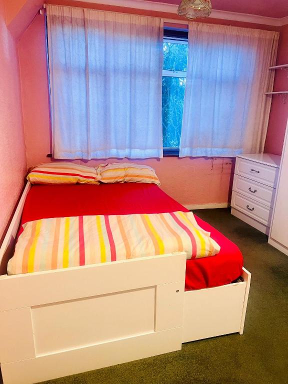 One double room available, Plumstead