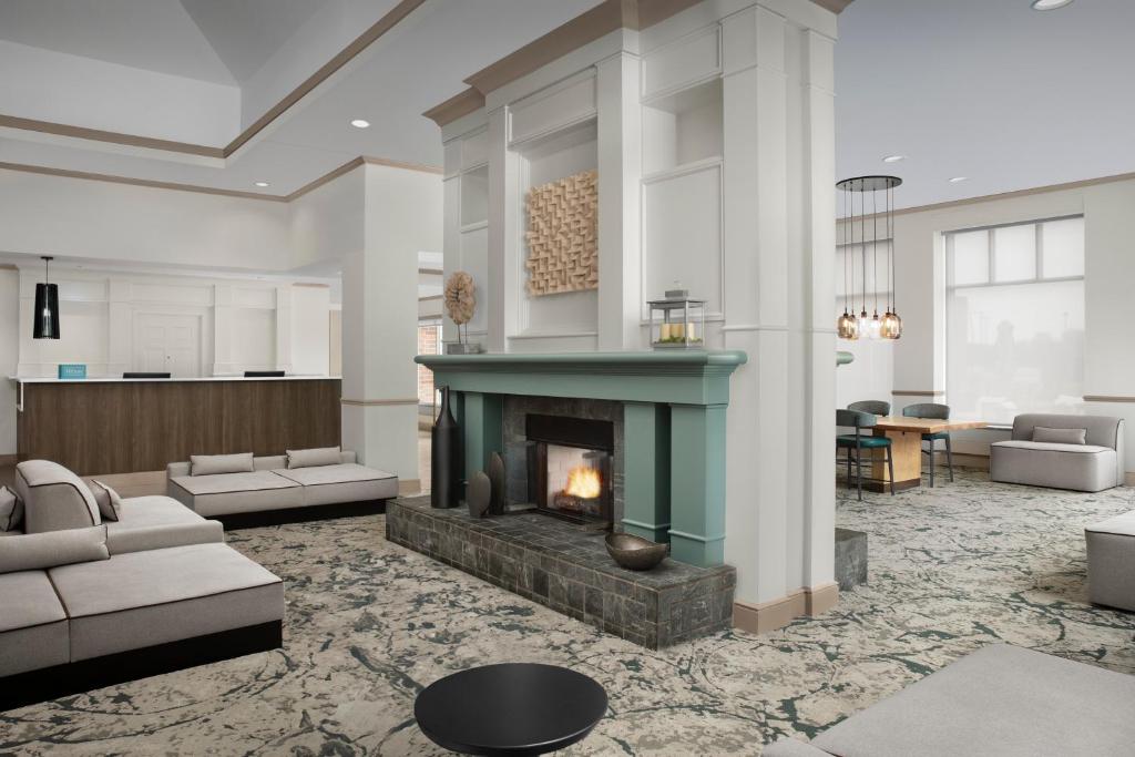 ヒルトン ガーデン イン ホフマン エステーツ (Hilton Garden Inn Hoffman Estates) フロント・ロビー