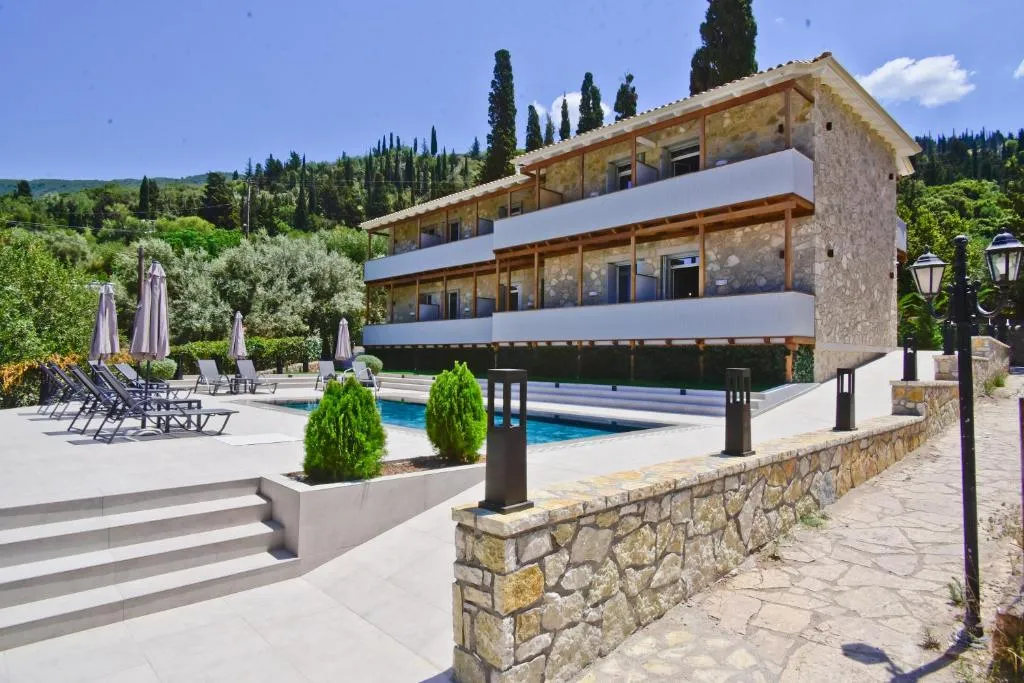 Akron, Hotel in Agios Nikitas