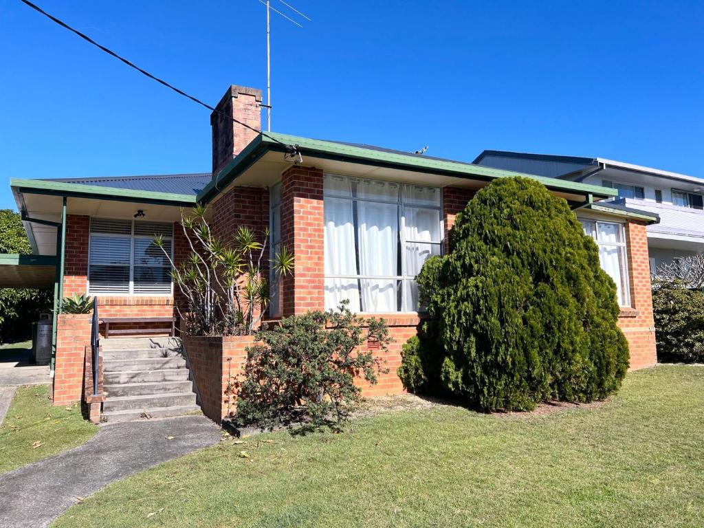 Conns Cottage - Bring your own linen, South West Rocks