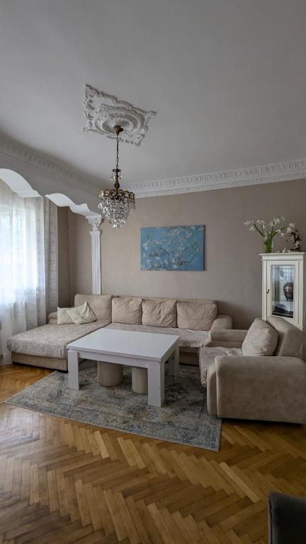 Aghmashenebeli 106, Kobuleti