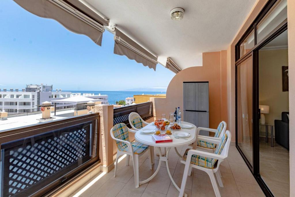 Beautiful Sunset Apt By Dream Homes Tenerife, Puerto de Santiago